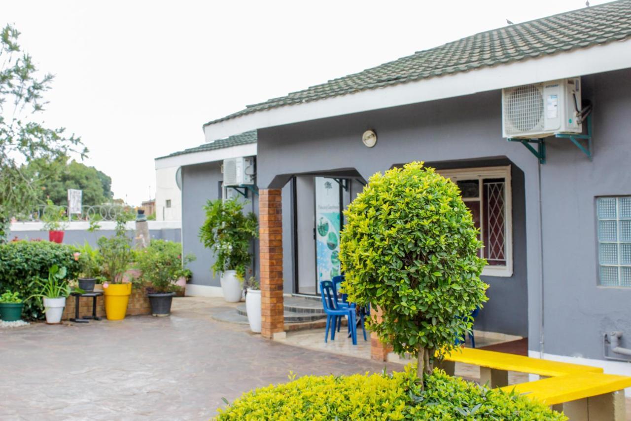 Palapye Motseleng Guest House מראה חיצוני תמונה